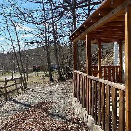 مكان تخييم Village La Verna *